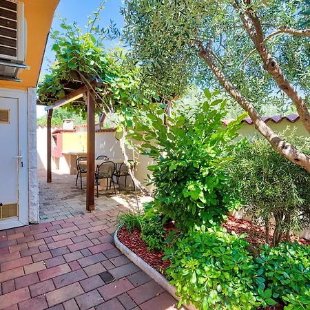 Teuta_commodious At The Vodnjan